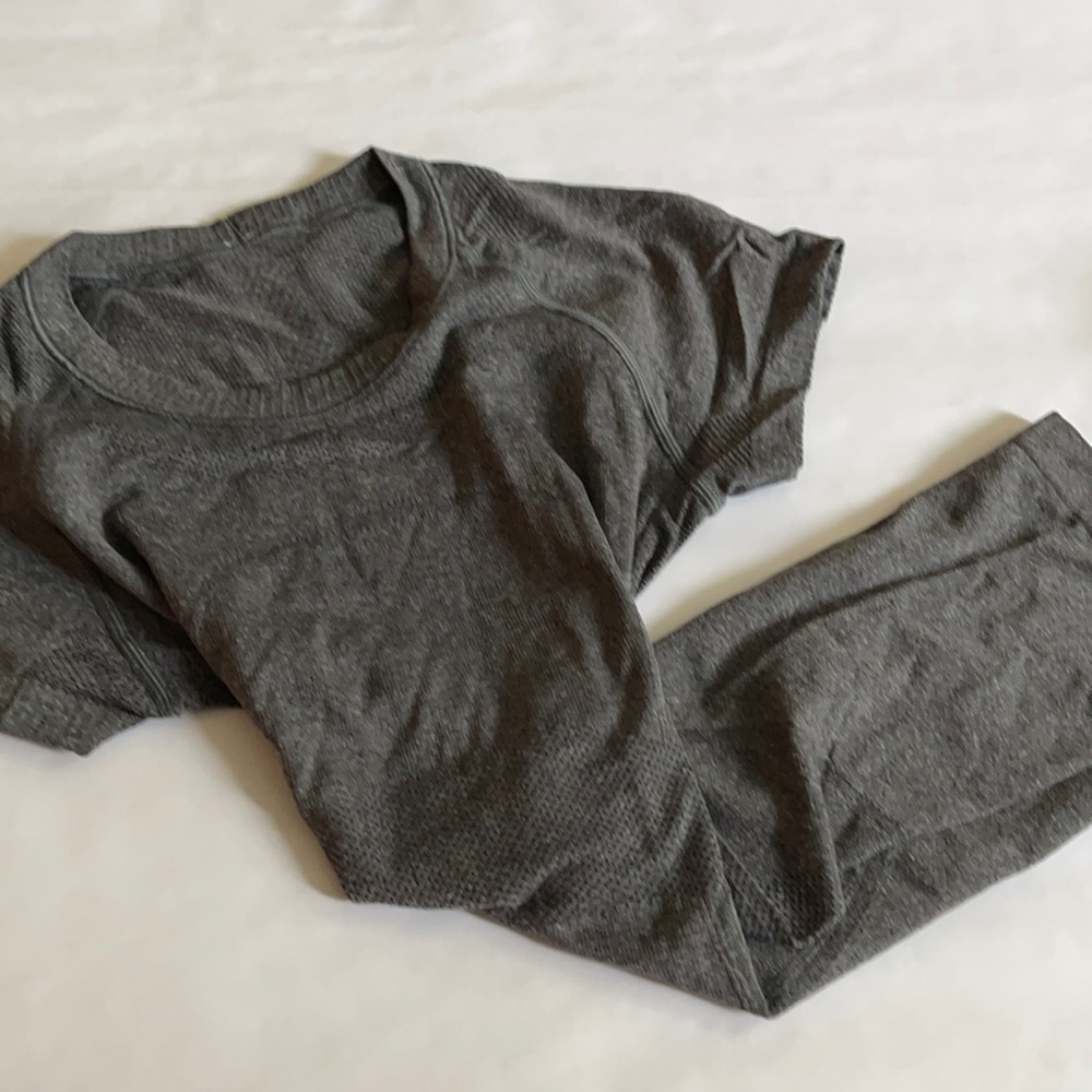 Lululemon Top - Size 6 - Great Condition